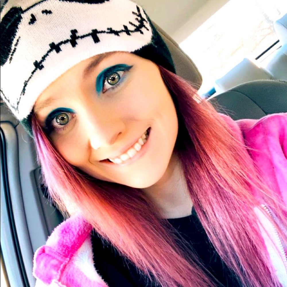 Meet your Posher, Brooki